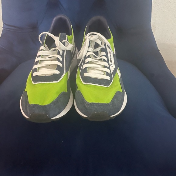 Reebok Classics (Heather Green) Size 11 - Picture 2 of 5